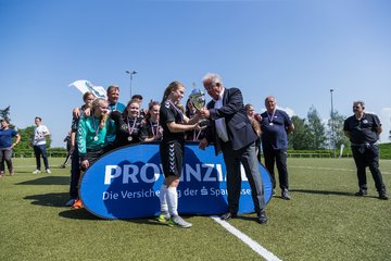Bild 65 - B-Juniorinnen Pokalfinale SV Henstedt Ulzburg - SG Holstein Sued : 2:0
